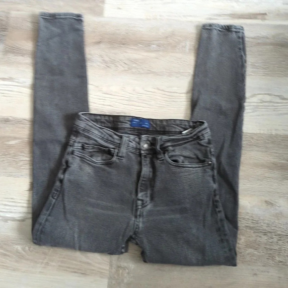 Zara Skinny Jeans - Picture 3 of 5